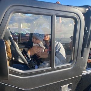 Meet your Posher, Elizabeth